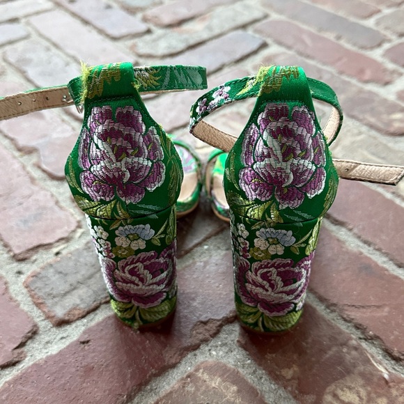 Steve Madden Green Floral Heels - Picture 4 of 7